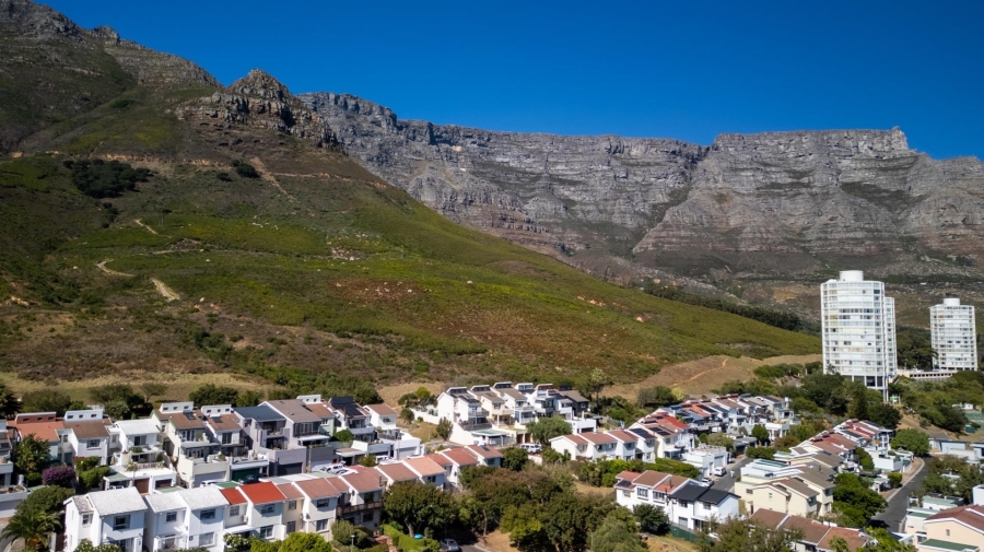 3 Bedroom Property for Sale in Vredehoek Western Cape